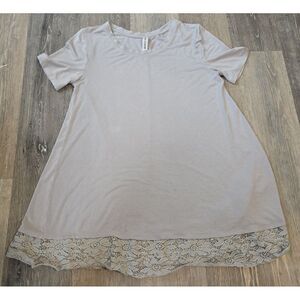 Zenana Signature‎ Gray Lace Trim Short Sleeve Tunic Top Womens size Small